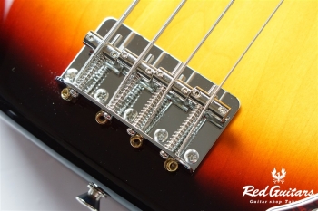 MADE IN JAPAN TRADITIONAL 60S PRECISION BASS® - 3Tone sunburst